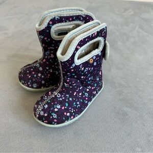 Toddlers Baby Bogs Boots size 6 purple confetti